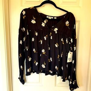 NWT Billabong floral Blouse M